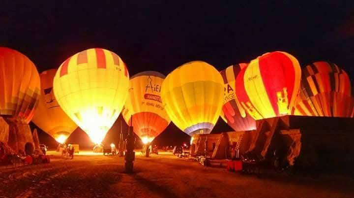baloons افتتاح موسم السياحة الصحراوية بالملتقى الدولي للمناطيد والطائرات الشراعية