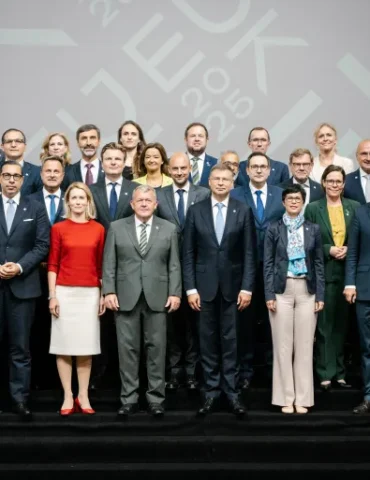 euro اجتماع وزاري أوروبي اليوم ومقترح بضم دول جديدة بعضوية ناقصة