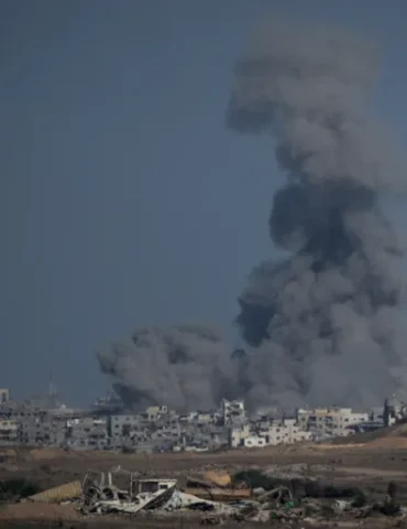 gaza 4 نتنياهو يأمر بتنفيذ ضربات قوية والاحتلال يقصف رفح وينسف مبان بغزة