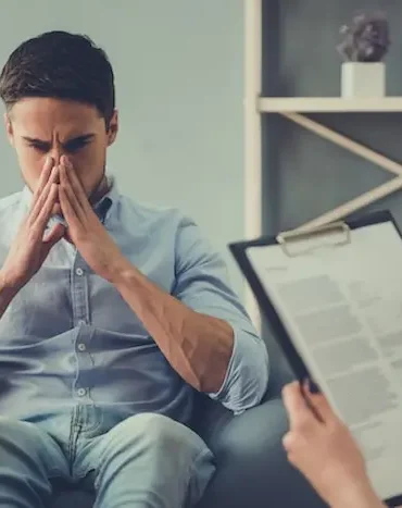 jeunes مختصون في علم النفس يكشفون أسباب المعاناة النفسية للشباب