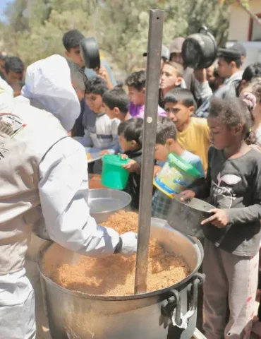 yemen عشرات المنظمات: اليمن يعيش ثالث أكبر أزمة غذاء بالعالم