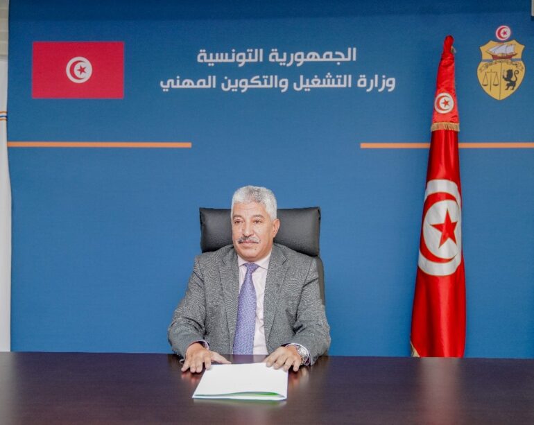 التشغيل وزير التشغيل: العمل على إعداد مذكرة عمل موحدة بخصوص تطبيق الأحكام والقرارات الجديدة المتعلقة بالشركات الأهليّة