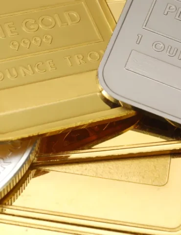 الذهب والفضة الذهب والفضة عند أعلى المستويات في التاريخ