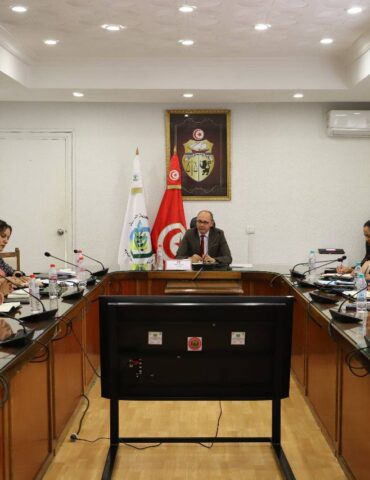 جلسة جلسة عمل لتقييم الوضع الحالي لآفة الحشرة القرمزية