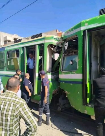 حادث مترو أغلبها "حالات هلع وخوف".. إصابات إثر اصطدام عربتي مترو