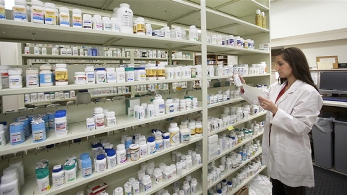 صيدلية خاصة مجلس الجهات والأقاليم يتدارس أسباب نقص الأدوية بالمستشفيات والصيدليات