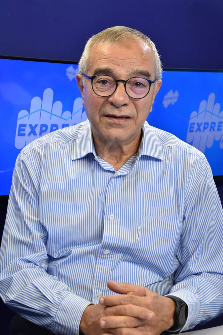 فيصل دربال فيصل دربال: " آلة التسجيل ستعزّز العدالة الجبائية وتُنهي التلاعب برقم المعاملات"