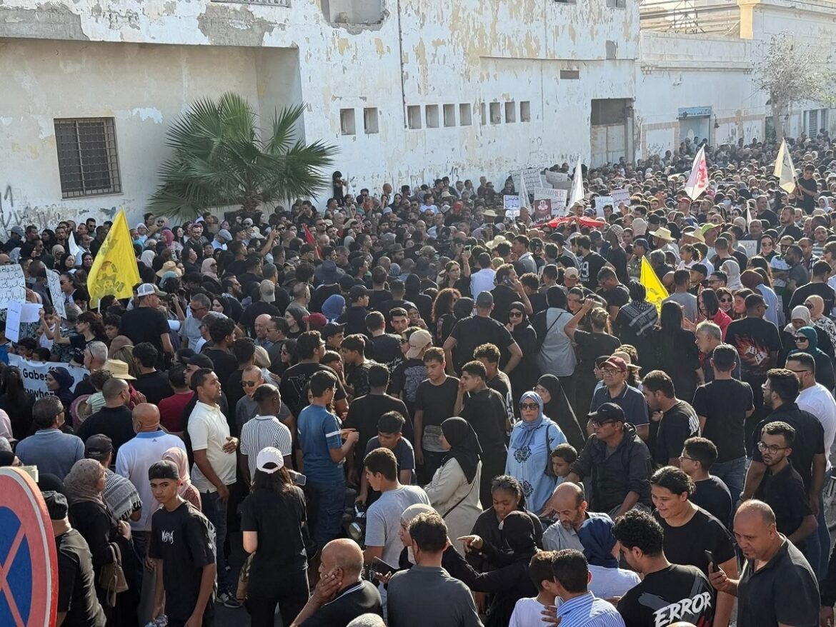 قااا قابس : مسيرة تطالب بتفكيك الوحدات الصناعية للمجمع الكيميائي التونسي