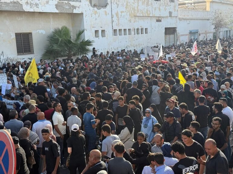 قااا قابس : مسيرة تطالب بتفكيك الوحدات الصناعية للمجمع الكيميائي التونسي