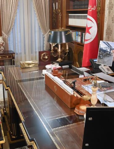 قيس سعيد قابس قيس سعيّد: "أهالي قابس تظاهروا بروح وطنية وحرب تحرير لتفكيك شبكات الفساد"