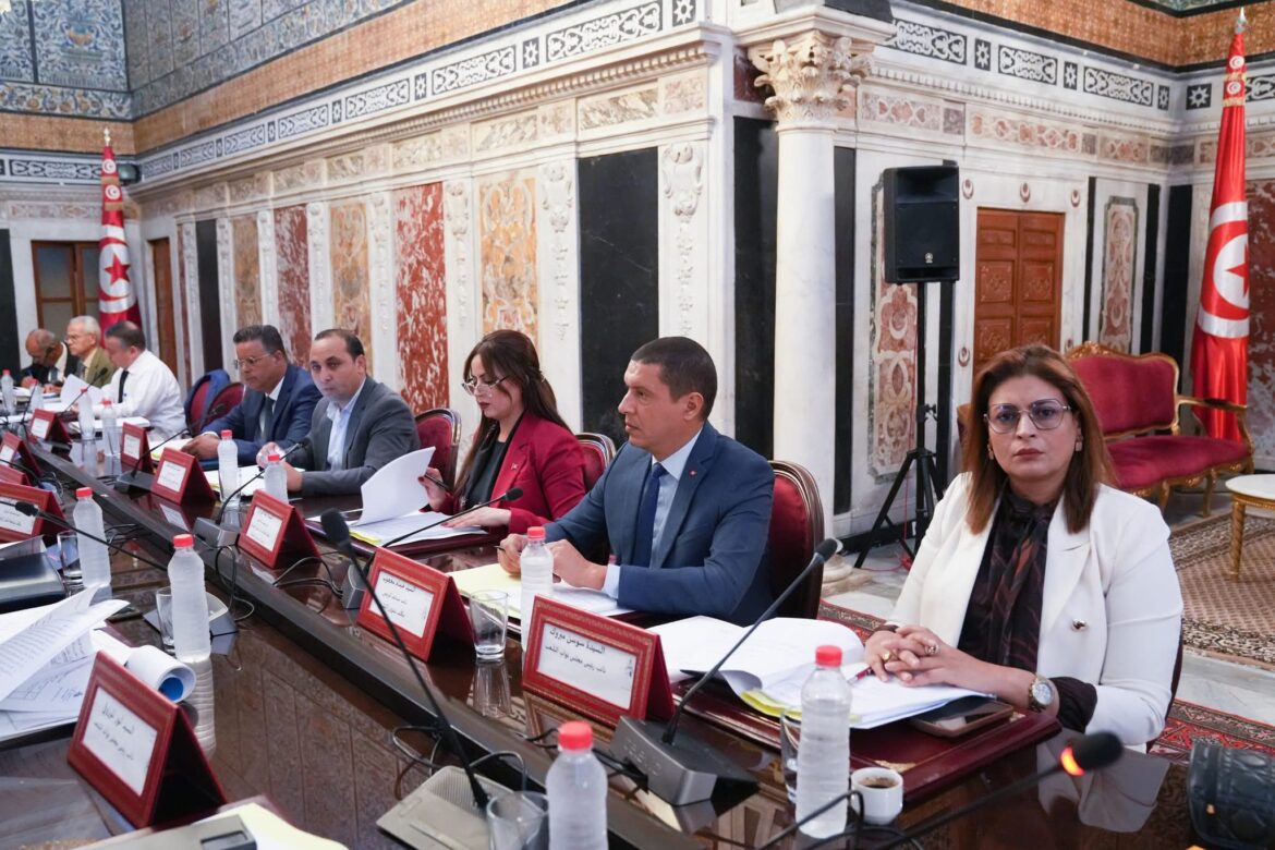 مجلس مكتب البرلمان يحيل قانون المالية إلى اللجان و يقرر عقد جلسة حوارية مع الحكومة بشأن الأوضاع البيئية في قابس