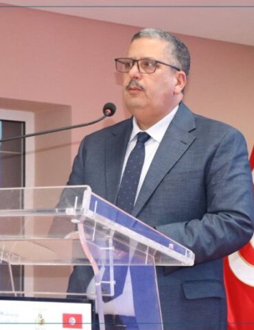 وزير التربية وزير التربية: "صرف 400 مليون دينار لتأهيل المؤسسات التربوية"