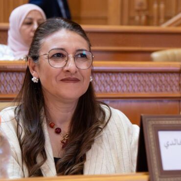 وزيرة المالية وزيرة المالية تدعو المؤسسات البنكيّة والماليّة إلى مواصلة دعم الميزانية في الفترة القادمة