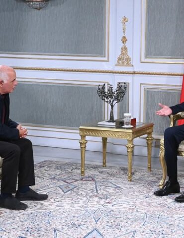 ali hamoud رئيس الجمهورية يكلّف المهندس التونسي علي بن حمود، خريج جامعة شانغهاي، بتشكيل فريق لإيجاد حلول عاجلة في قابس