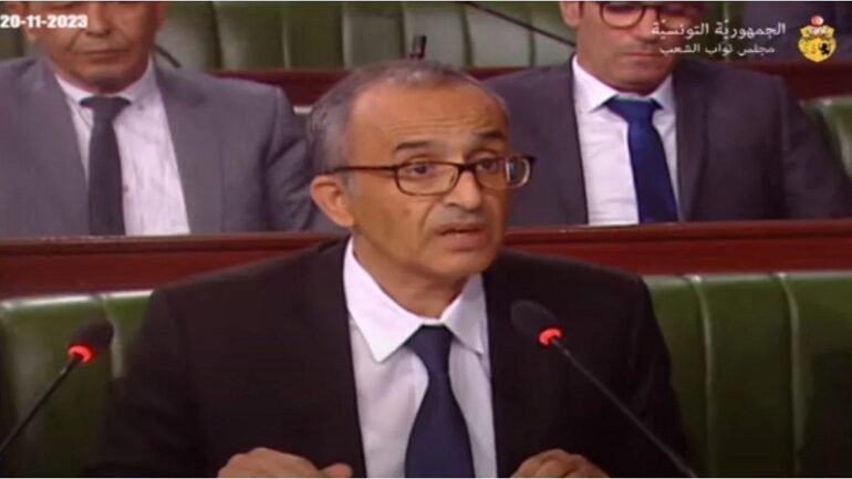 mouraaaa الحلومي:"الرئاسة لم تغلق أبوابها أمام النواب.. ومصالحها تتولى يوميا معالجة الشكايات الواردة عليها"