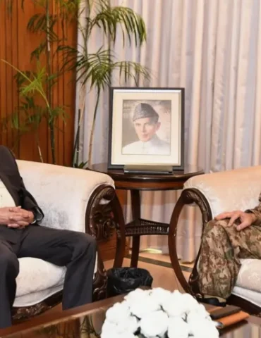 pakistan تعديل في دستور باكستان يمنح الحصانة مدى الحياة للرئيس وقائد الجيش الحاليين