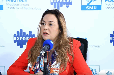 سناء ميلادي سناء ميلادي: القيادة المسؤولة محور تكوين الطلبة في "MSB"