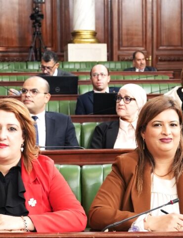صناعةةة نواب: ميزانية وزارة الصناعة ستحول دون تحقيق قفزة صناعية وستعمق تعثر الإنتقال الطاقي