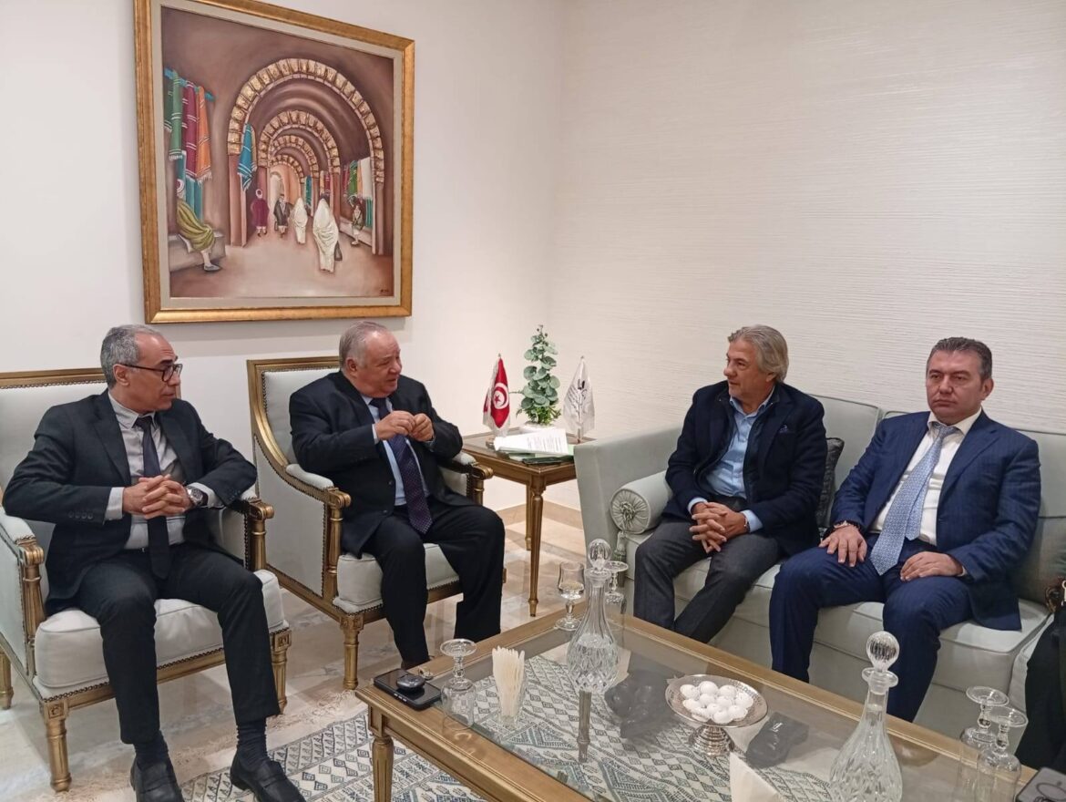 غرفة التجارة مجموعة تركية تبدي استعادها للاستثمار في قطاع زيت الزيتون التونسي