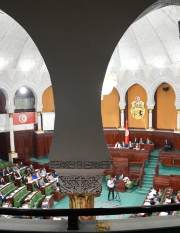 مجلس 2 نواب المجلسين يطالبون باسترجاع الأراضي الدولية التي تم"الاستيلاء عليها"