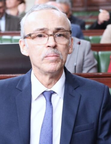 وزيرالشؤون الإجتماعية عصام الأحمر: 123 متقاعدا يجمعون بين الجراية والأجر بالقطاعين العمومي والخاص