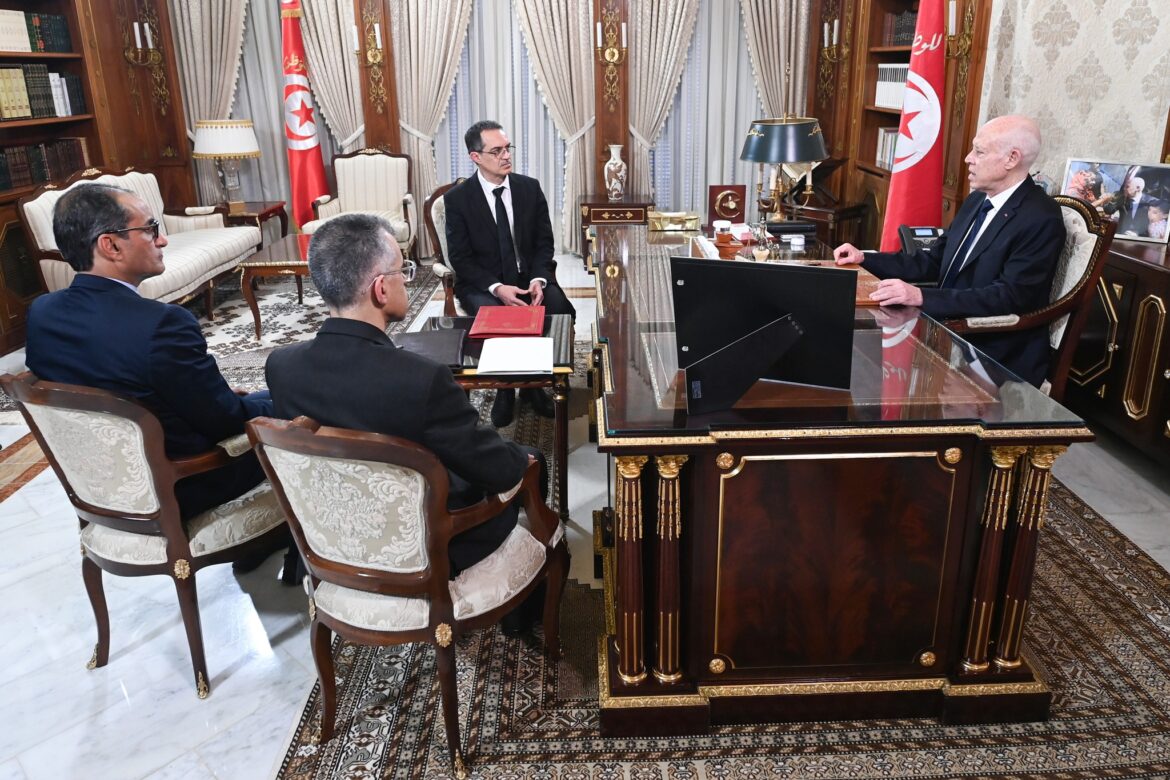 607050607 1288249076667023 5070742958398507207 n رئيس الجمهوريّة : الواجب الوطنّي المقدّس يقتضي تذليل كلّ الصّعوبات خصوصا أمام صغار الفلاّحين