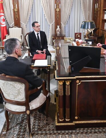 607050607 1288249076667023 5070742958398507207 n رئيس الجمهوريّة : الواجب الوطنّي المقدّس يقتضي تذليل كلّ الصّعوبات خصوصا أمام صغار الفلاّحين