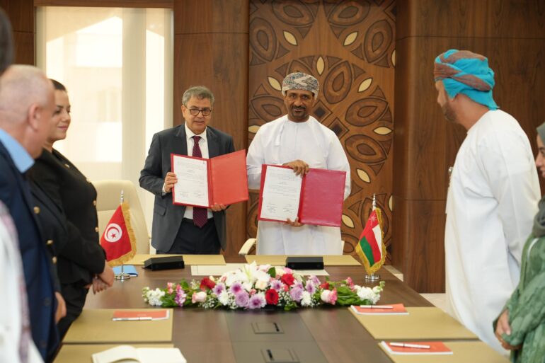 oman توقيع مذكرة تفاهم بين البنك المركزي التونسي والبنك المركزي العُماني