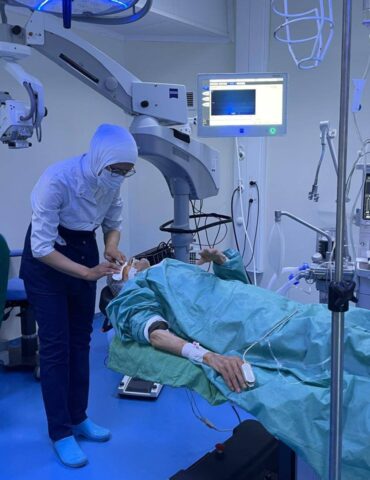القصرين القصرين تسجّل أول عملية زرع قرنية ناجحة.. والمريضة تستعيد بصرها بعد سنتين