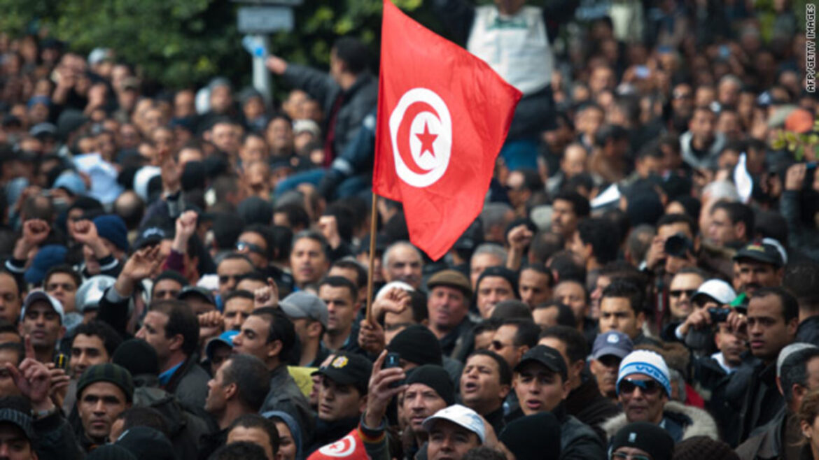 ثورة تونس تونس تحيي اليوم الذكرى الخامسة عشرة لعيد الثورة