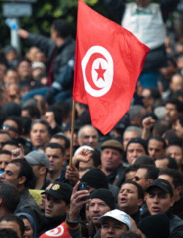 ثورة تونس تونس تحيي اليوم الذكرى الخامسة عشرة لعيد الثورة