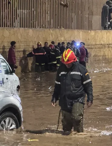 فياضانات المغرب تحذيرات من أمطار وسيول وتعليق الدراسة في دول عربية