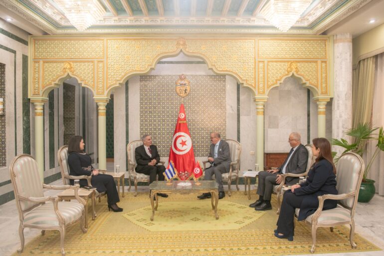 كوبااا النفطي يؤكد استعداد الوزارة لتوفير أحسن الظروف بما يُمكّن من مزيد تمتين مجالات التعاون الثنائي مع كوبا