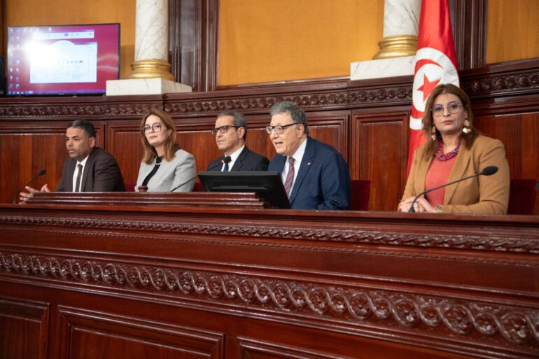 مجلس 2 انعقاد الجلسة العامة المشتركة بين المجلس الوطني للجهات والأقاليم ومجلس نواب الشعب