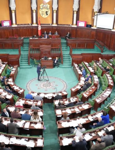 مجلس 29 نائبا بالبرلمان يتقدمون بمقترح قانون لتوحيد مختلف النصوص القانونية المنظمة للانتخابات والاستفتاء