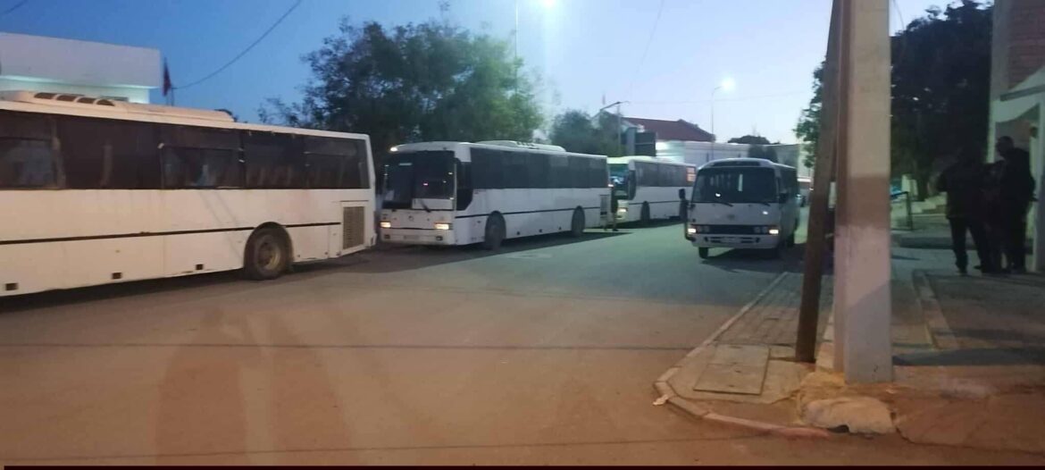 نقل الفسفاط سائقو شاحنات نقل الفسفاط التجاري يطالبون بإدماجهم صلب شركة فسفاط قفصة