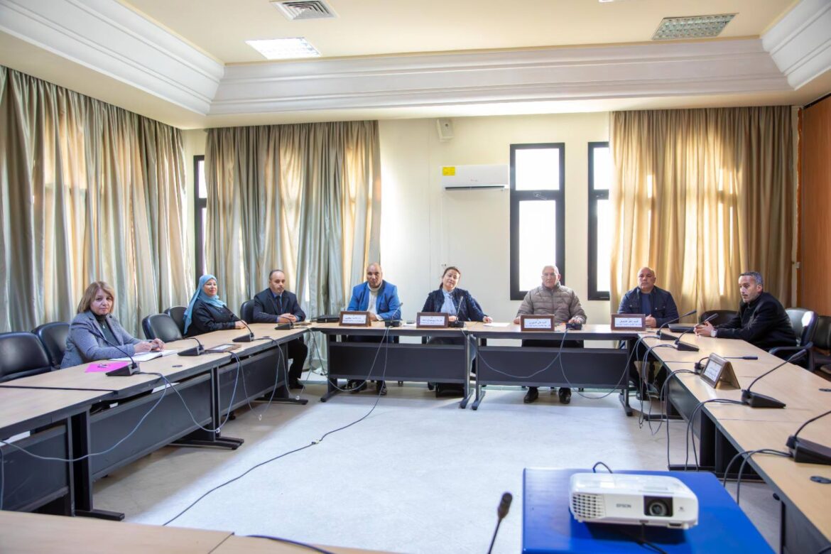 1767723020120 4a4825a84498 لجنة الخدمات والتنمية الاجتماعية، تدعو إلى تحيين قائمات بطاقات العلاج المجاني