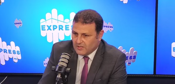 CHIHEB CHEKER شهاب شاكر: خدمة الحرفاء، ركيزة أساسية لتعزيز الثقة في القطاع المالي