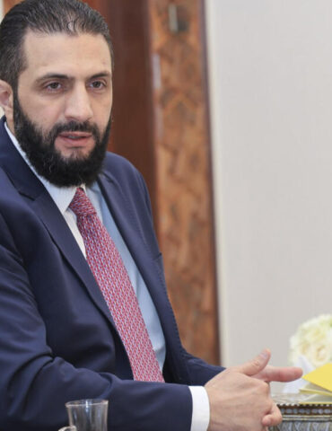 أحمد الشرع الشرع يصدر مرسوما يضمن حقوق الأكراد في سوريا
