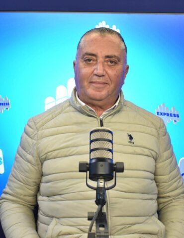أنور المرزوقي أنور المرزوقي: يدعو إلى مساءلة وزير الشباب والرياضة