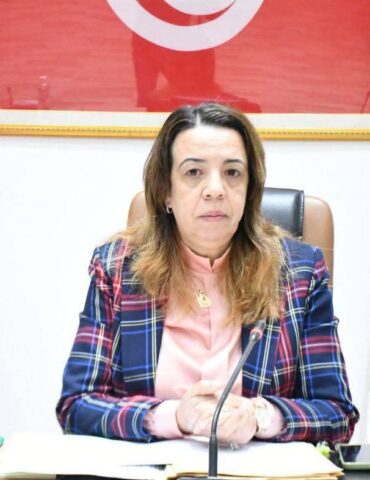 والية نابل والية نابل تدعو المواطنين إلى تفادي الخروج إلا للضرورة القصوى و أخذ الإحتياطات تبعا للتحذيرات بهبوب رياح قوية