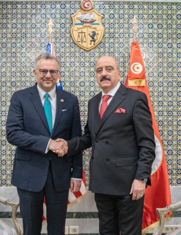 وزير الشؤون الخارجية وزير الخارجية يلتقي كبير مستشاري دونالد ترامب