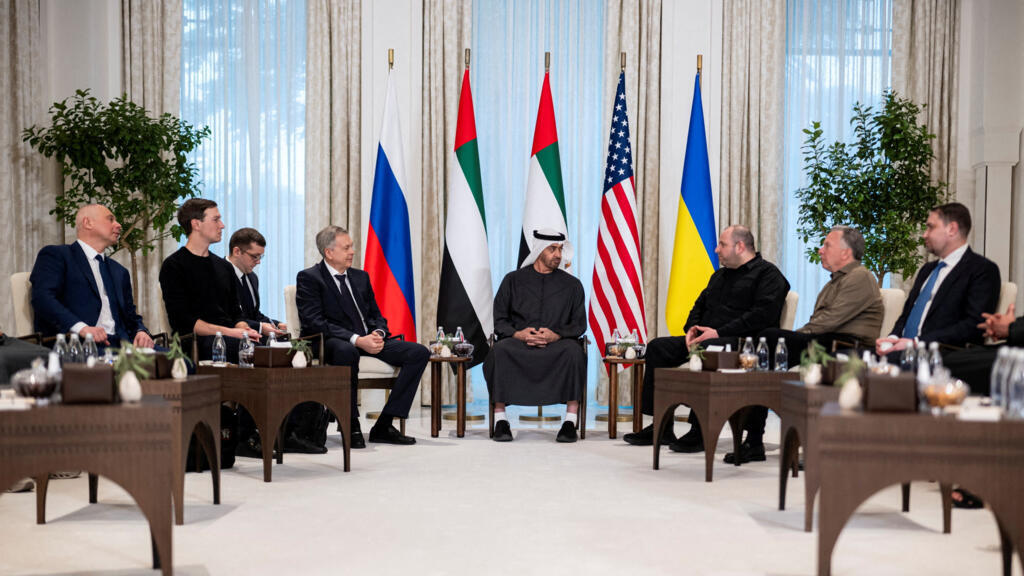 2026 01 23T193143Z 913083105 RC217JA1H0DX RTRMADP 3 UKRAINE CRISIS RUSSIA EMIRATES TALKS إختتام مفاوضات أبوظبي بين كييف وموسكو وتبادل 157 أسيرا بين الجانبين