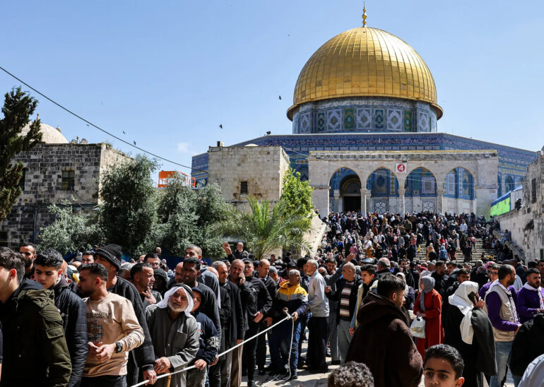 33D74C7 highres أول صلاة جمعة في شهر رمضان في المسجد الأقصى وسط قيود أمنية مشددة
