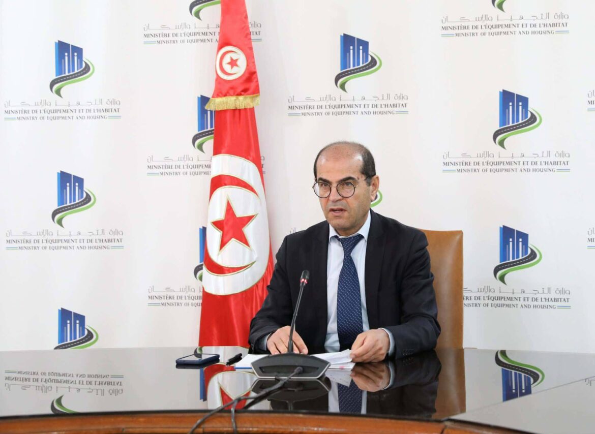 639039647 1345050437648854 4105465810972748544 n وزارة التجهيز: متابعة تنفيذ برنامج صيانة الطرقات المرقمة والمسالك الريفية