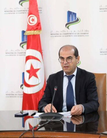 639039647 1345050437648854 4105465810972748544 n وزارة التجهيز: متابعة تنفيذ برنامج صيانة الطرقات المرقمة والمسالك الريفية
