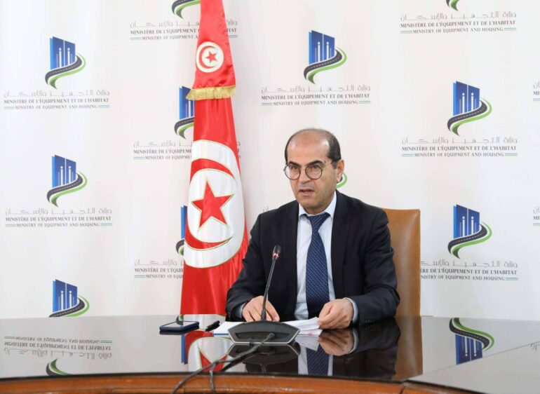 639039647 1345050437648854 4105465810972748544 n وزارة التجهيز: متابعة تنفيذ برنامج صيانة الطرقات المرقمة والمسالك الريفية