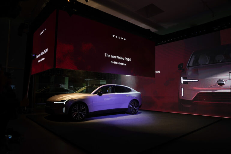 Volvo ES90