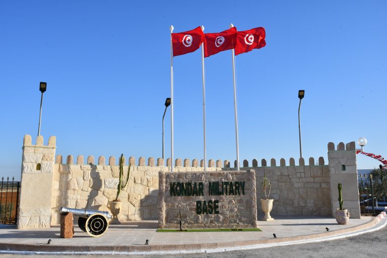mdn 5 768x512 1 وزير الدفاع الوطني يؤدي زيارة إلى القاعدة العسكرية بكندار