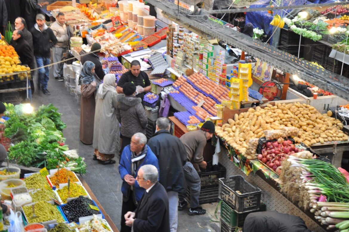 المواد الغذائية مدير التجارة بالقصرين: المخزونات الغذائية متوفرة ولا حاجة للتوريد